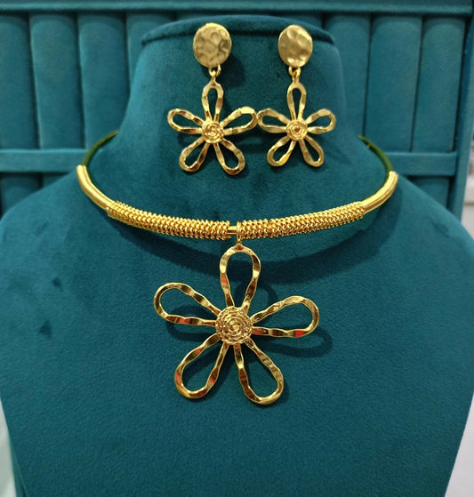 Floral Golden Round Necklace Set