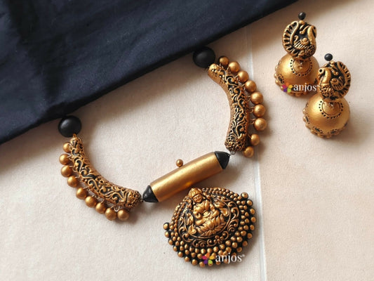 Golden Polish Round Neck Terracotta Jewellery Set