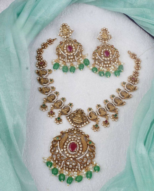 Elegant Matte Finish Green Crystal Beads Studded Necklace Set