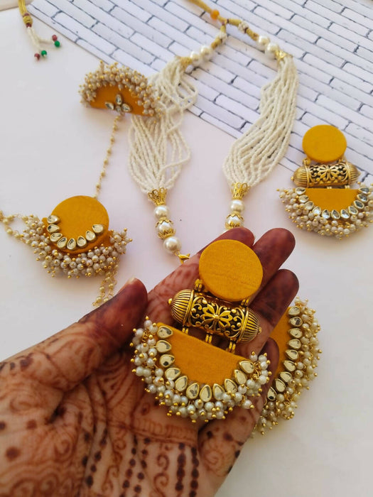 Bright yellow necklace set