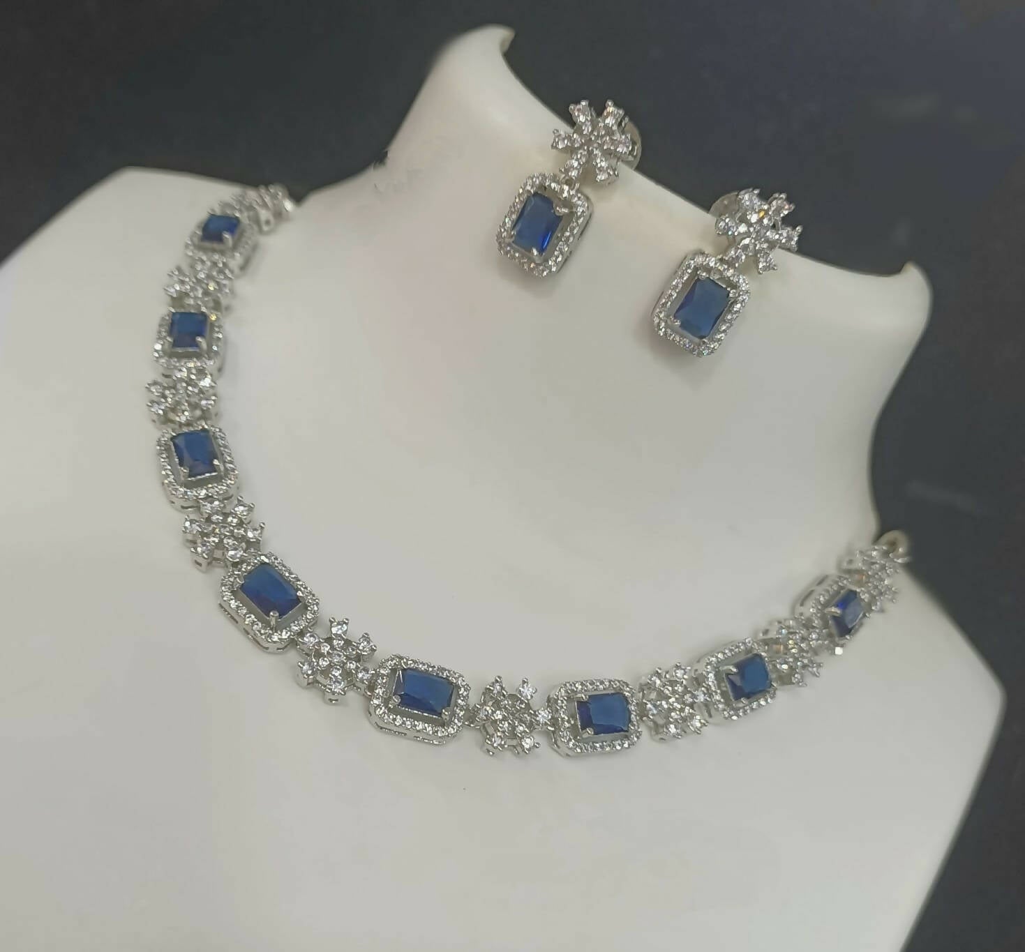 Sapphire diamond necklace set