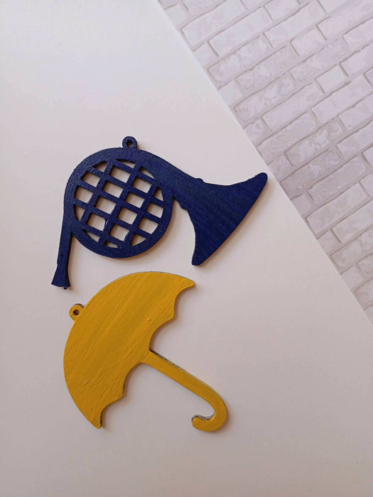 Blue french horn and yellow umbrella keychain (MDF base)