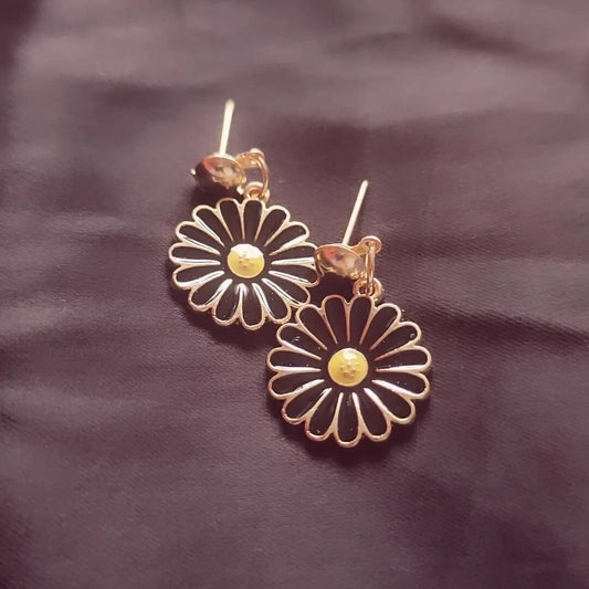 Stud flower earrings