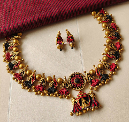 Grand Pallaku Necklace Set