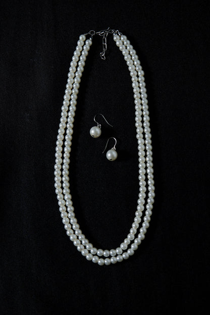 white necklace set