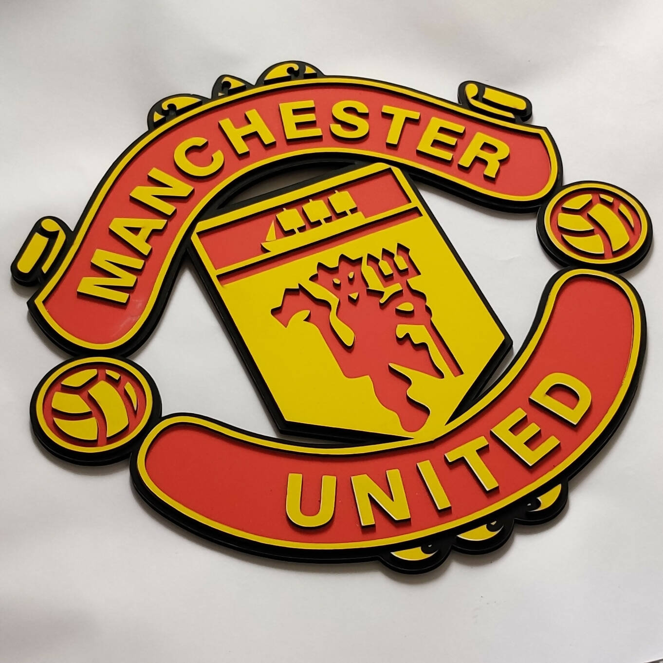 Manchester united wall art 15 inches yellow and red