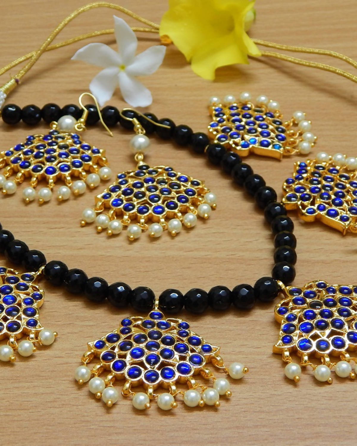 Geetika Gold Polished Dark Blue Stone Necklace With Stud Earrings - Laura  Designs (India)