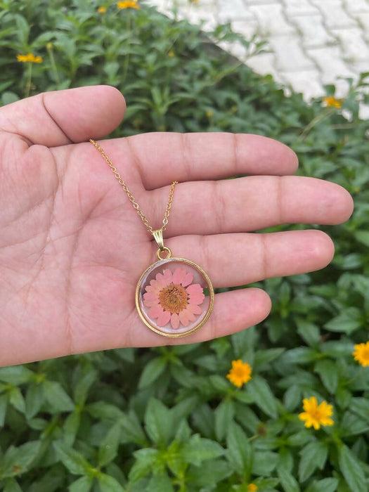 pink daisy pendant