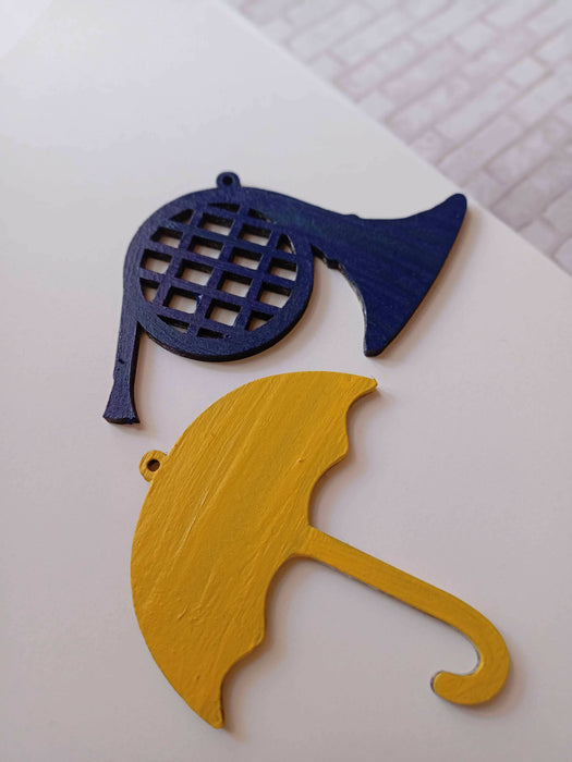 Blue french horn and yellow umbrella keychain (MDF base)