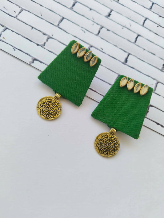 Kundan Simple Golden Coin Studs Earrings Green