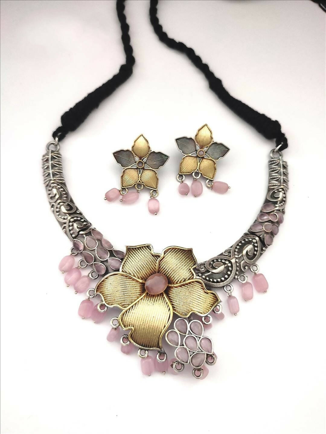 Silver necklace set