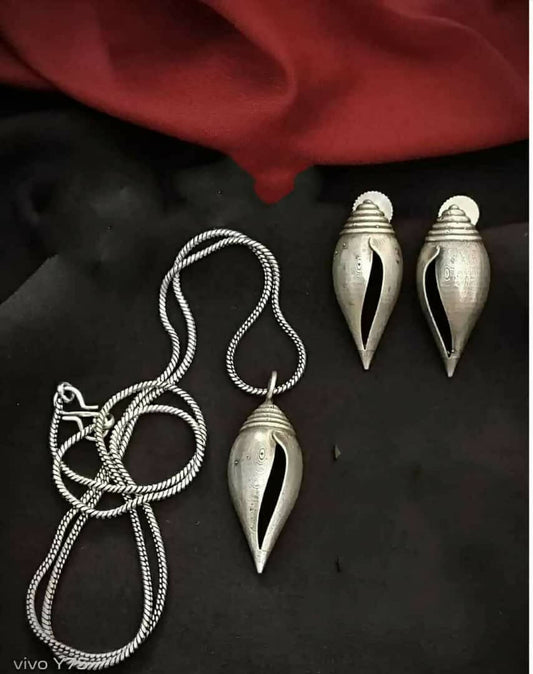Silver Replica Shankh Pendant Set