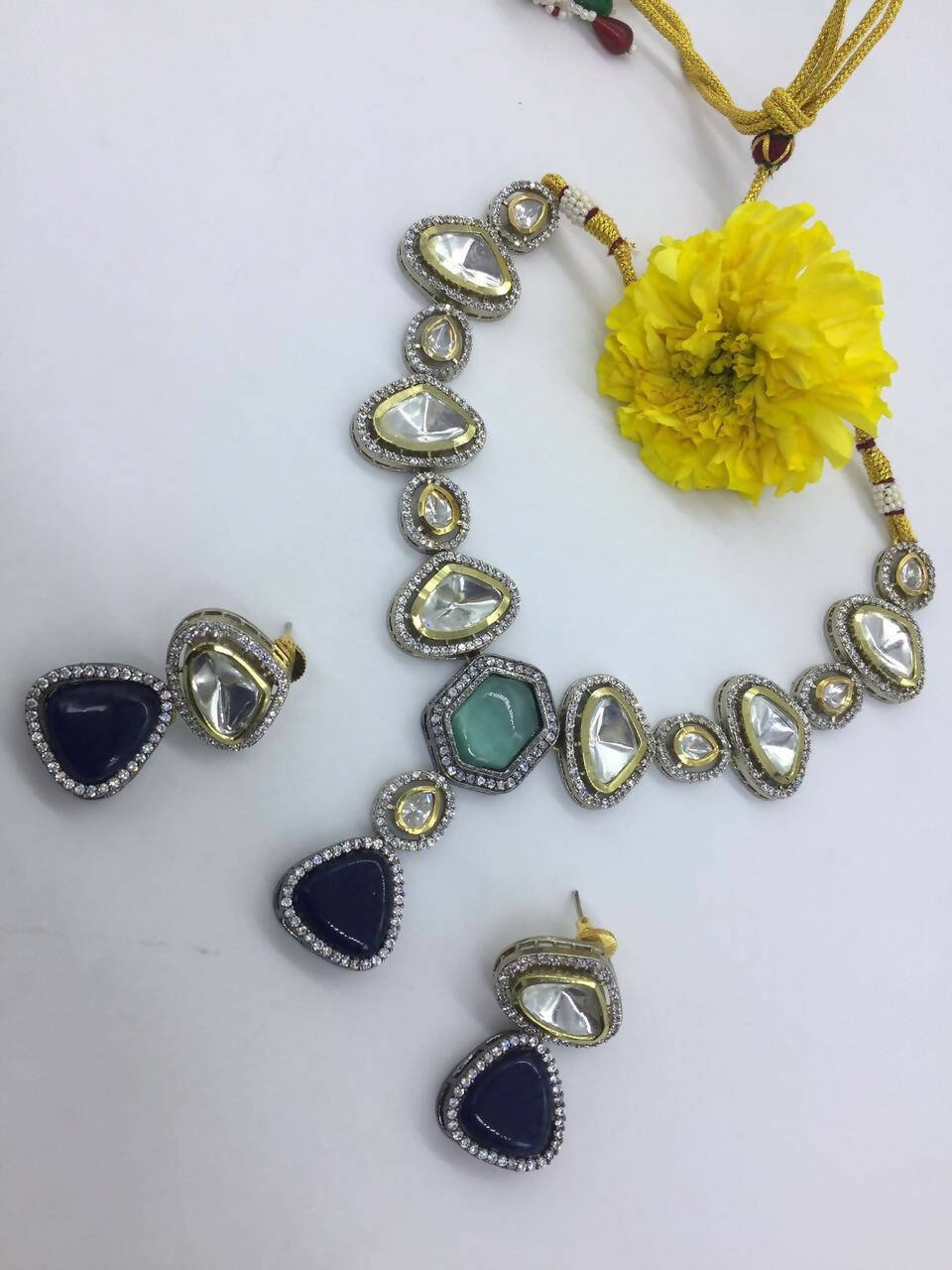 Kundan finish necklace set