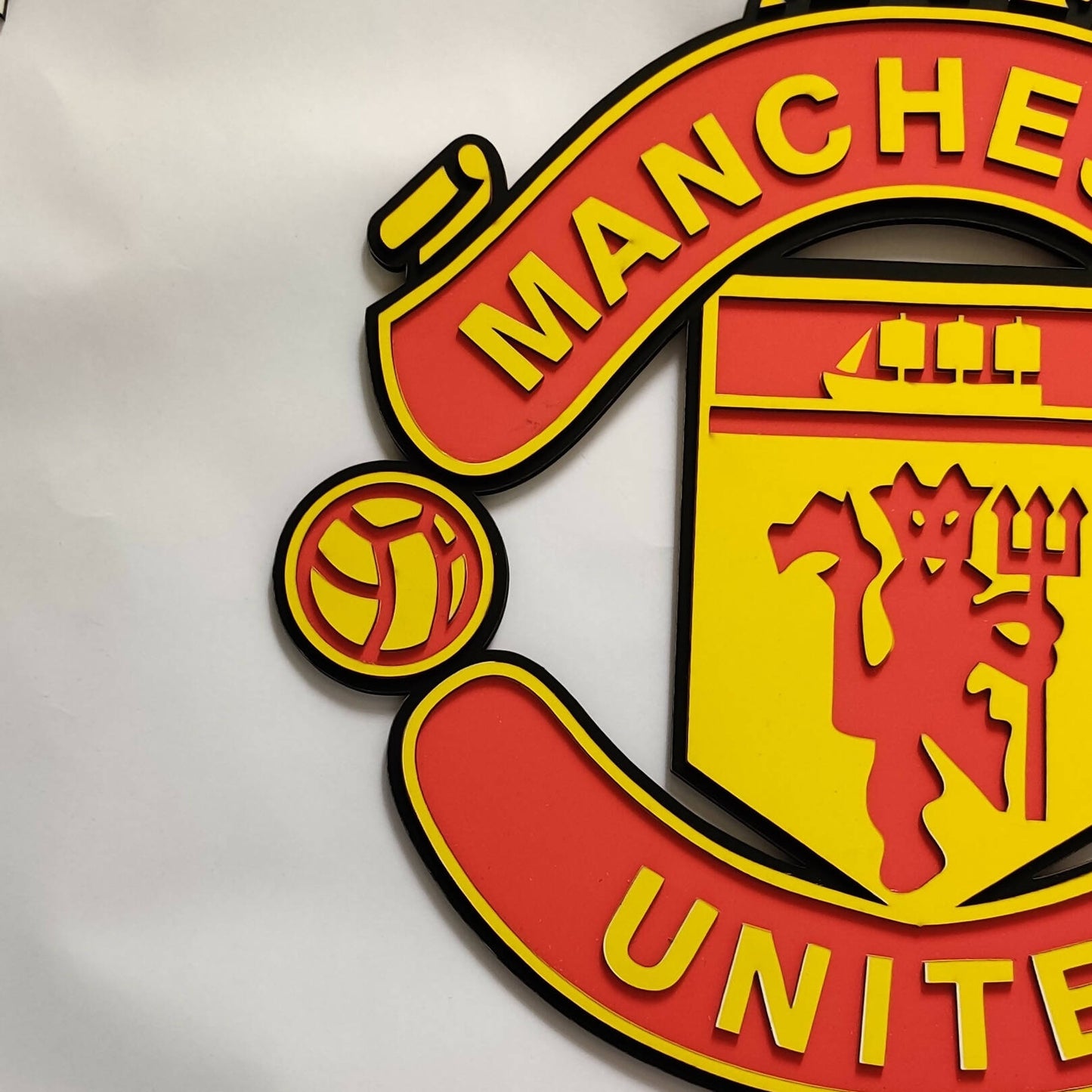 Manchester united wall art 15 inches yellow and red