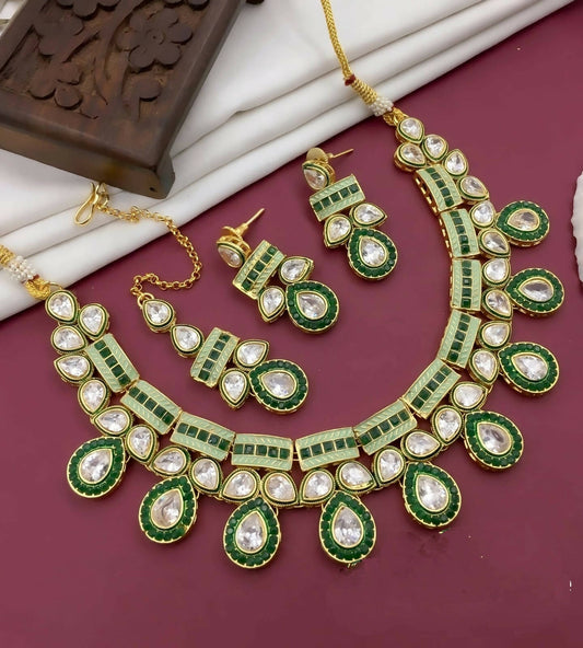 Kundan and Emerald Designer Necklace Set