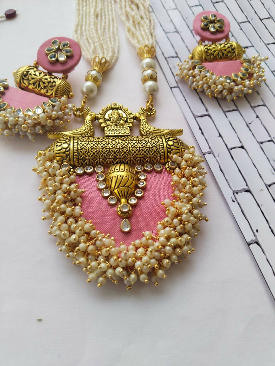 Baby pink jewellery set