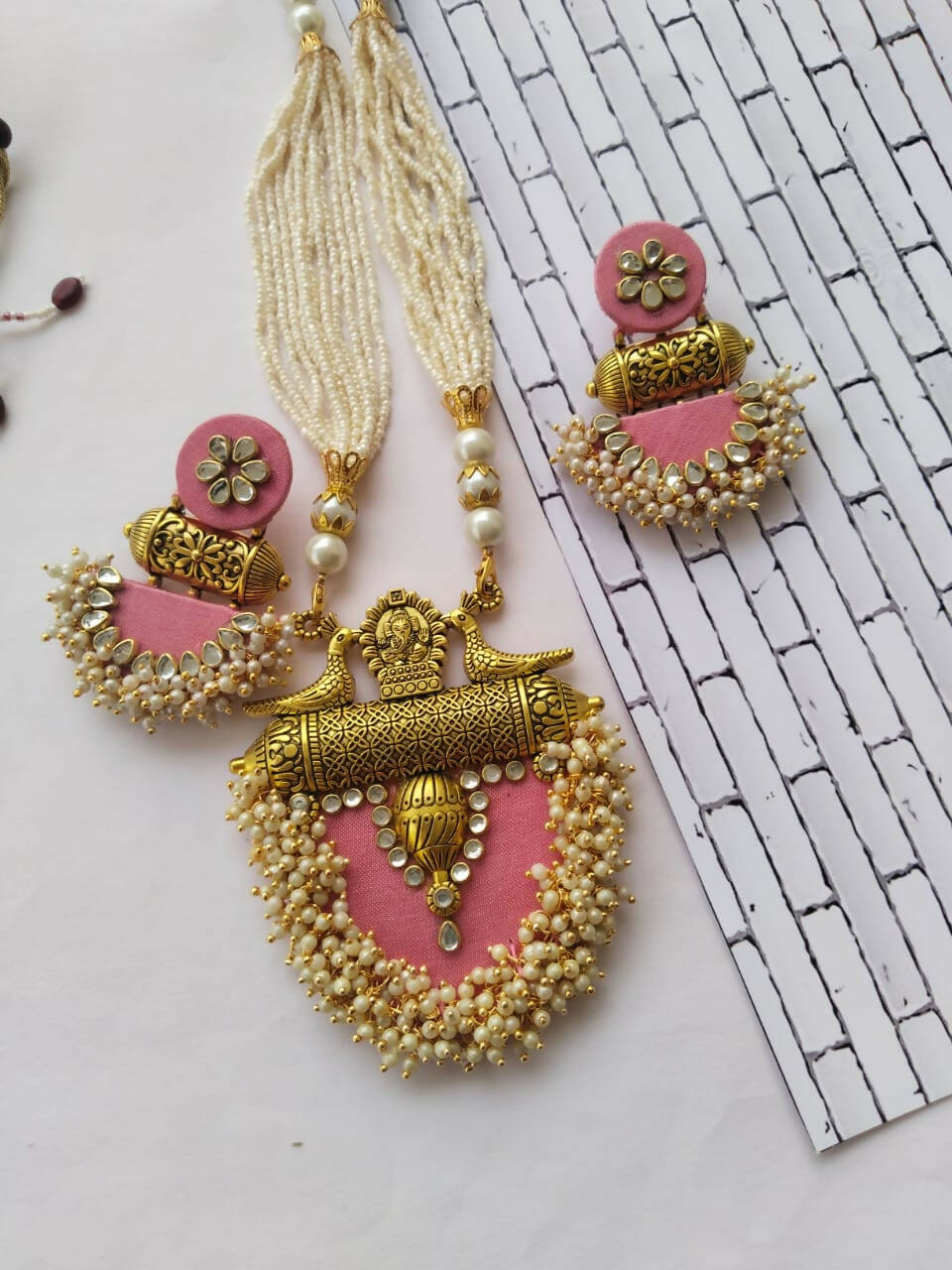Green & Pink Necklace with Earring Jewellery Set with Kundan & Pearl -  Dugristyle