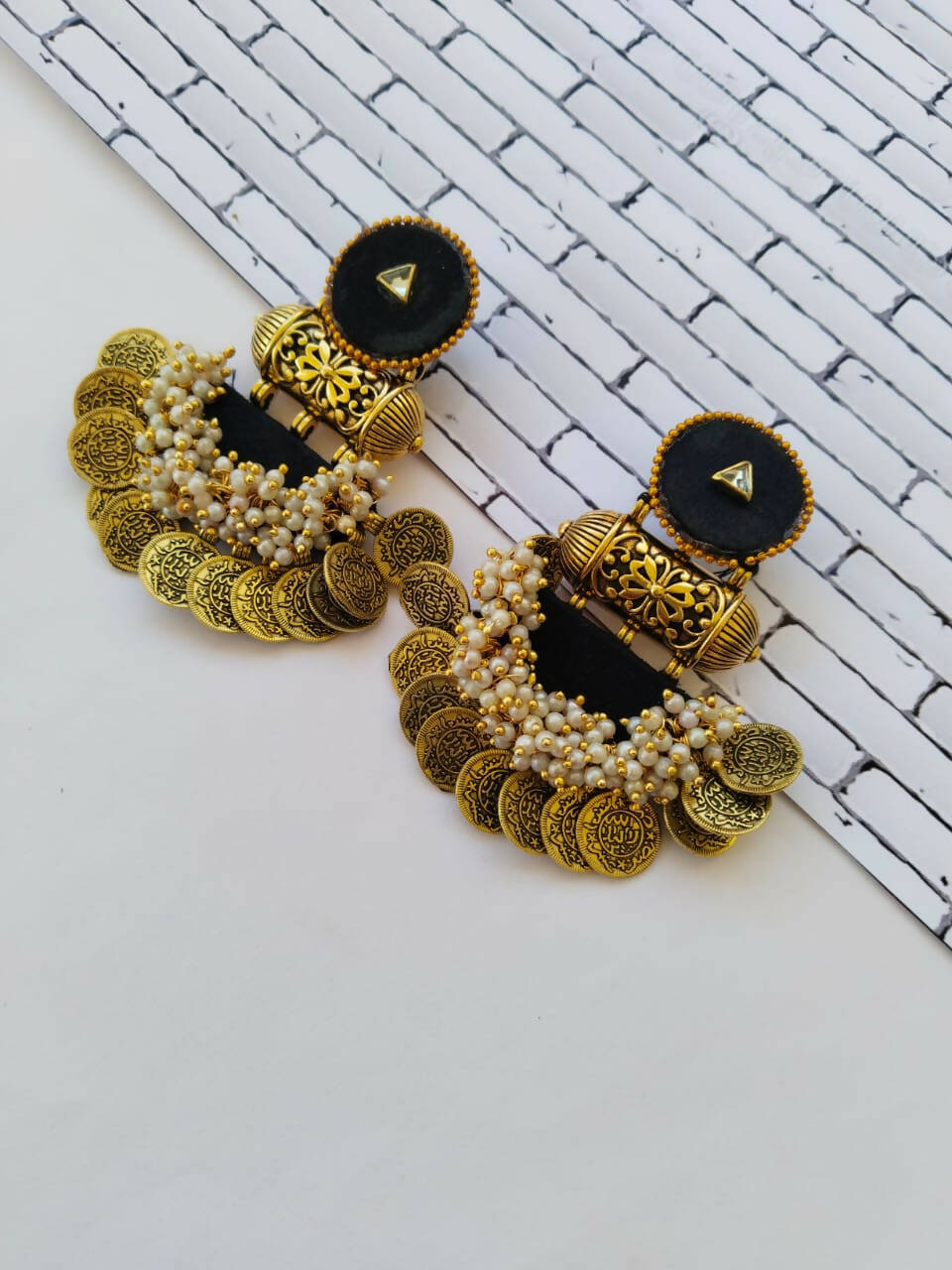 Black-gold Jhumka Earrings